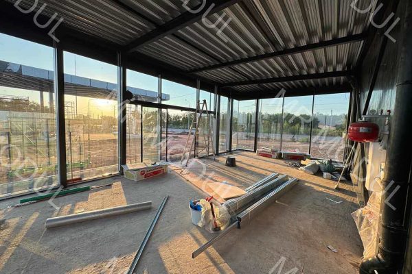 Быстровозводимое здание АЗС с панорамным остеклением вид 10 процесс сборки фото внутри артикул 600150