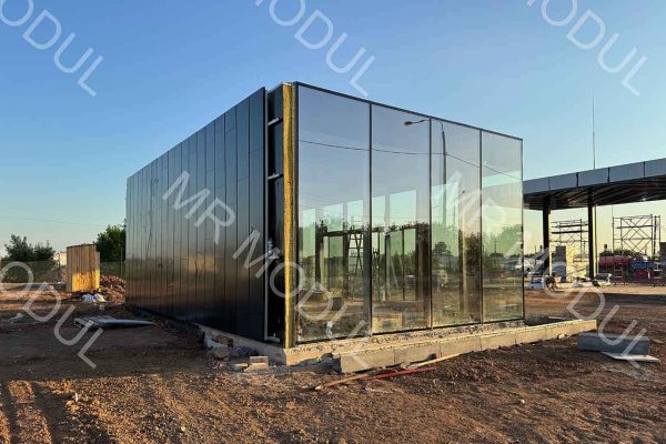 Быстровозводимое здание АЗС с панорамным остеклением вид 9 процесс сборки артикул 600150